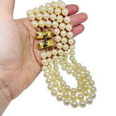 MONET signed vintage gold tone glass beaded designer necklace