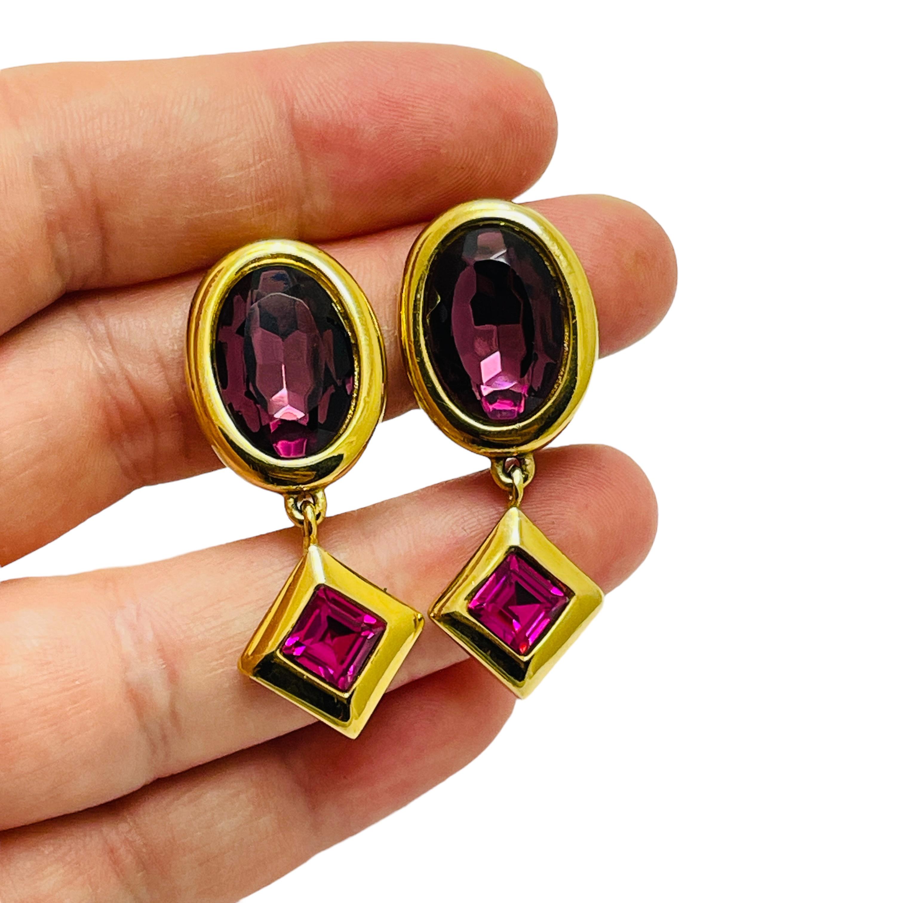 Donna Orecchini a goccia firmati Monet in vetro dorato d'epoca in vendita