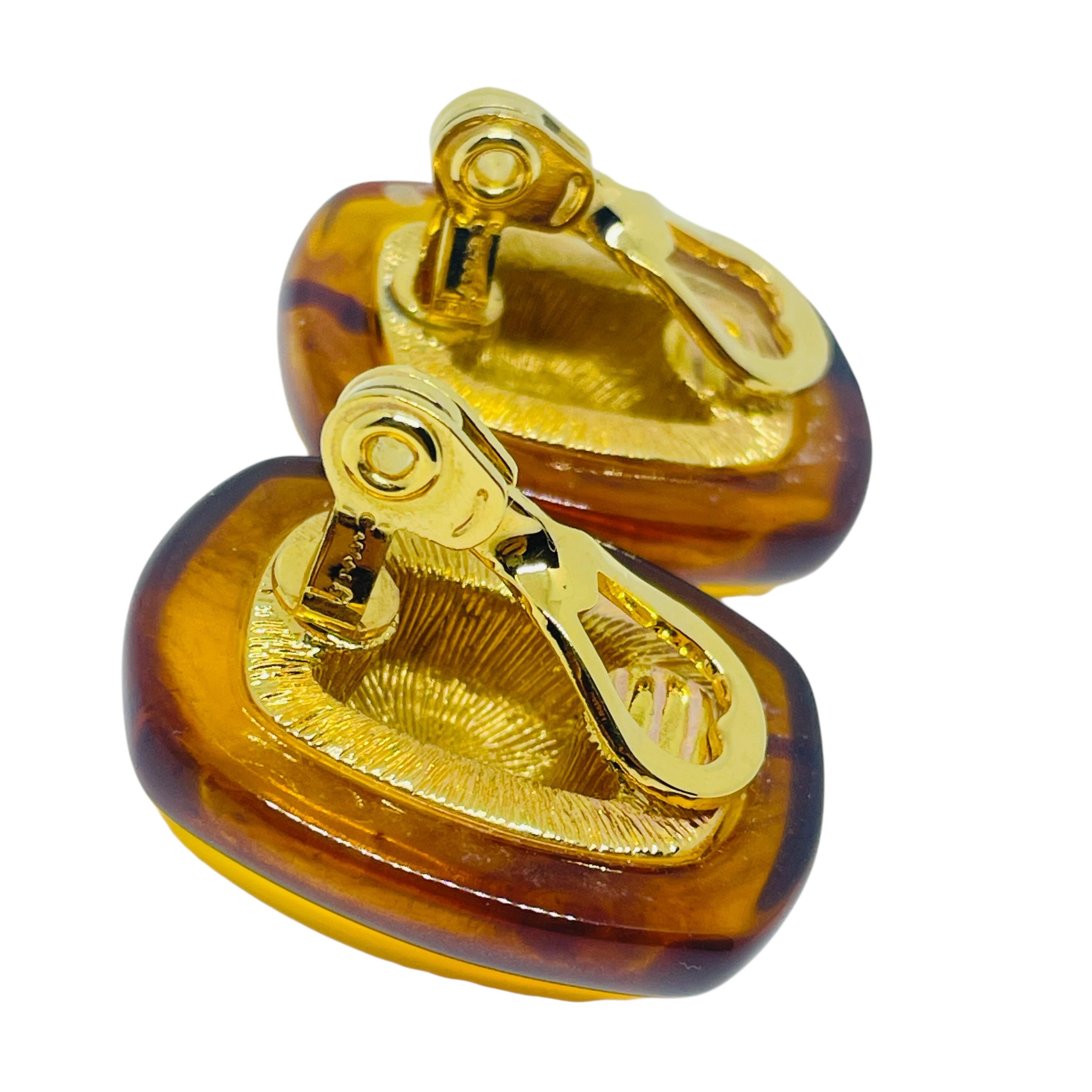 MONET signed vintage gold tone lucite amber designer 80's clip on earrings In Good Condition For Sale In Palos Hills, IL