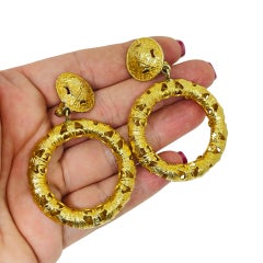 Orecchini a clip firmati Monet, vintage, in tonalità oro, con penzoli massicci e di design