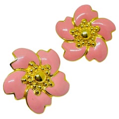 MONET signed vintage gold tone pink enamel flower designer clip on earrings