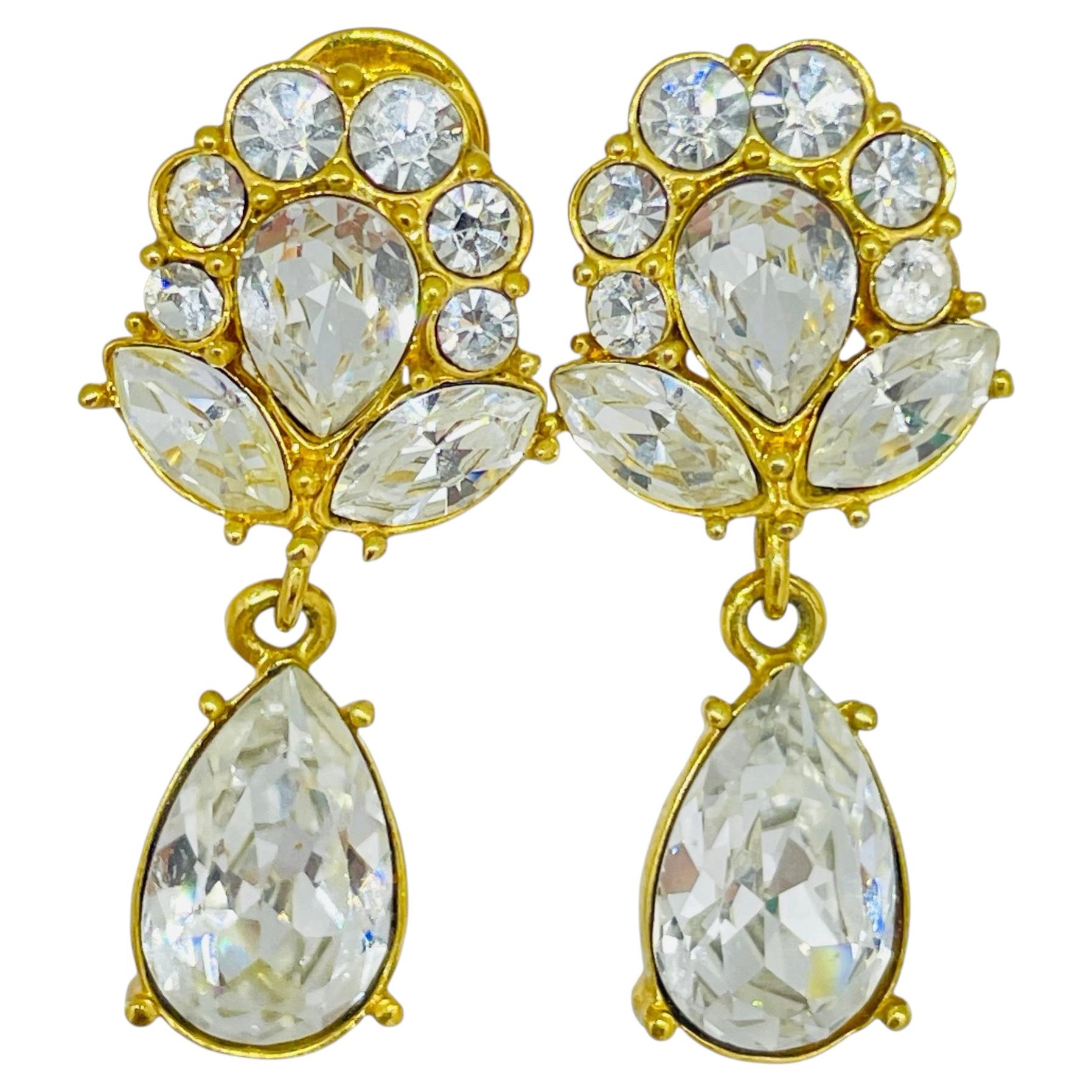 Pendientes de clip colgantes de diseño vintage de MONET, con strass dorados