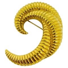 MONET signed vintage gold tone swirl designer brooch