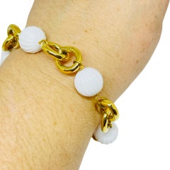 MONET signé vintage gold tone white beads designer chain bracelet
