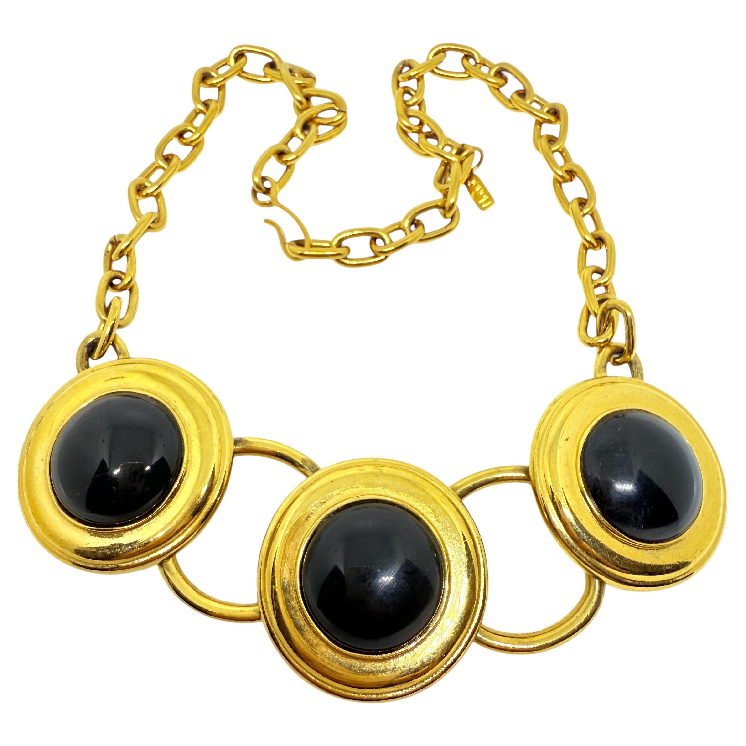 Monet firmato vintage massiccia collana in resina nera tonalità oro di design