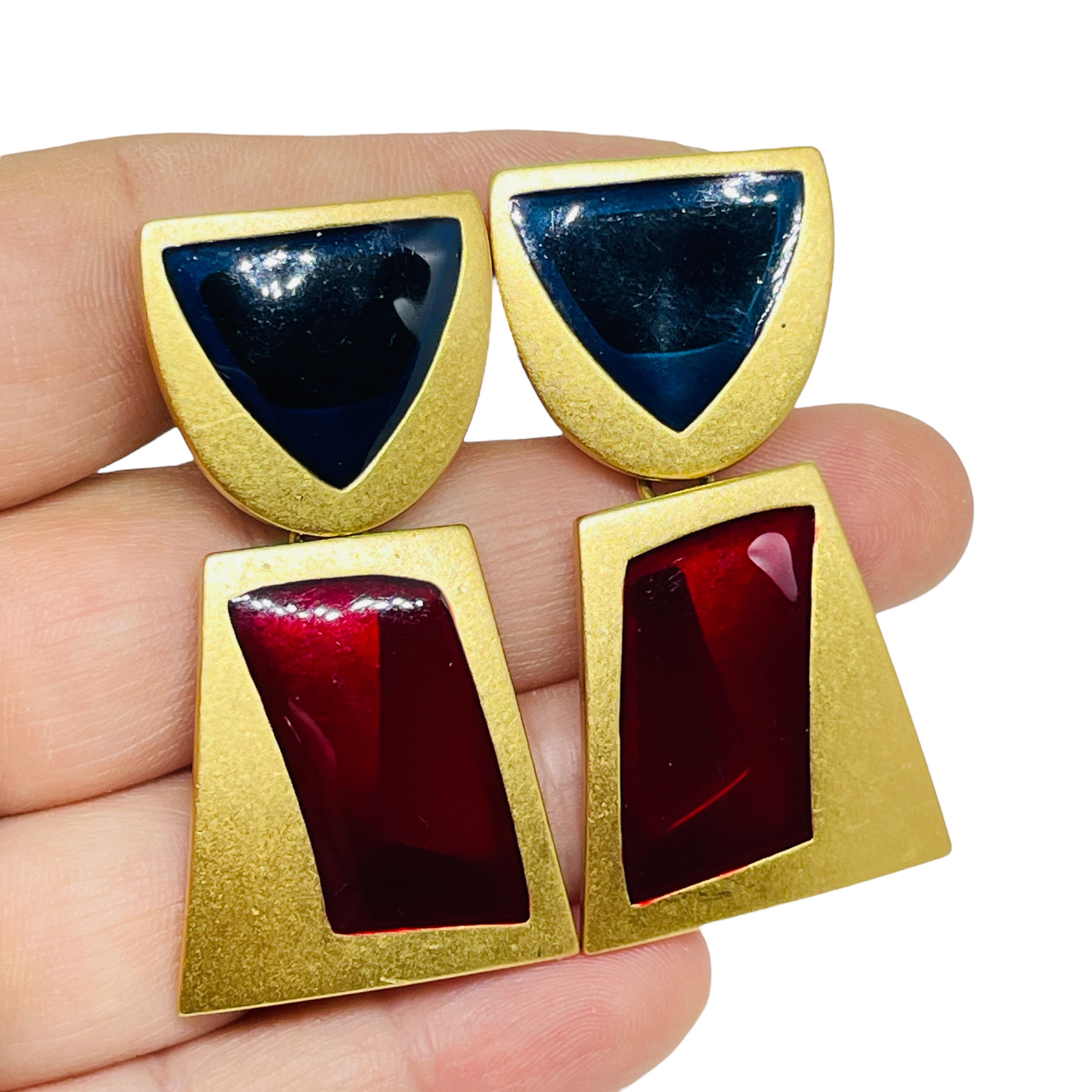 MONET signiert Jahrgang matt gold modernistischen geometrischen Designs Clip auf Ohrringe Damen im Angebot