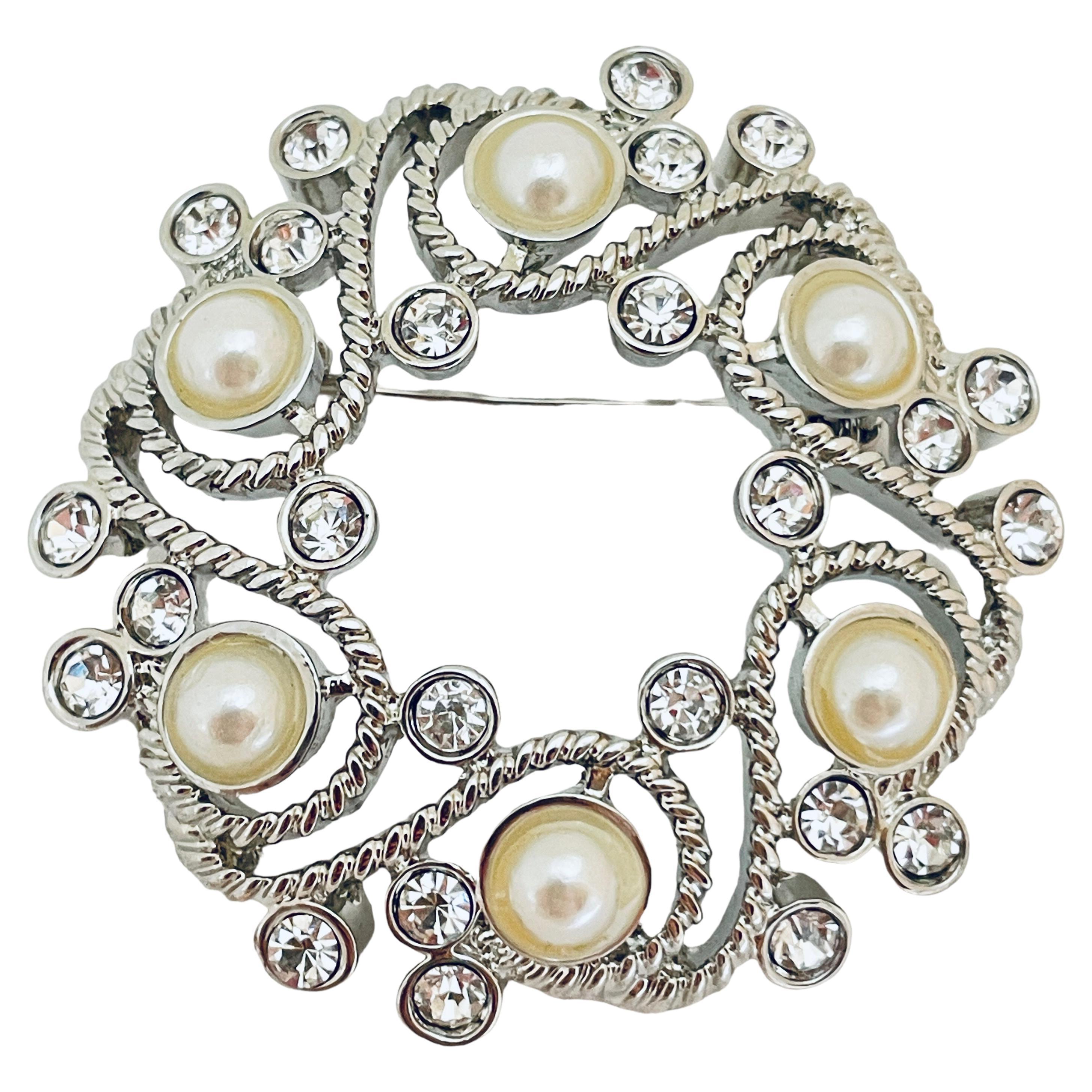 MONET signed vintage silver rhinestones pearls designer brooch