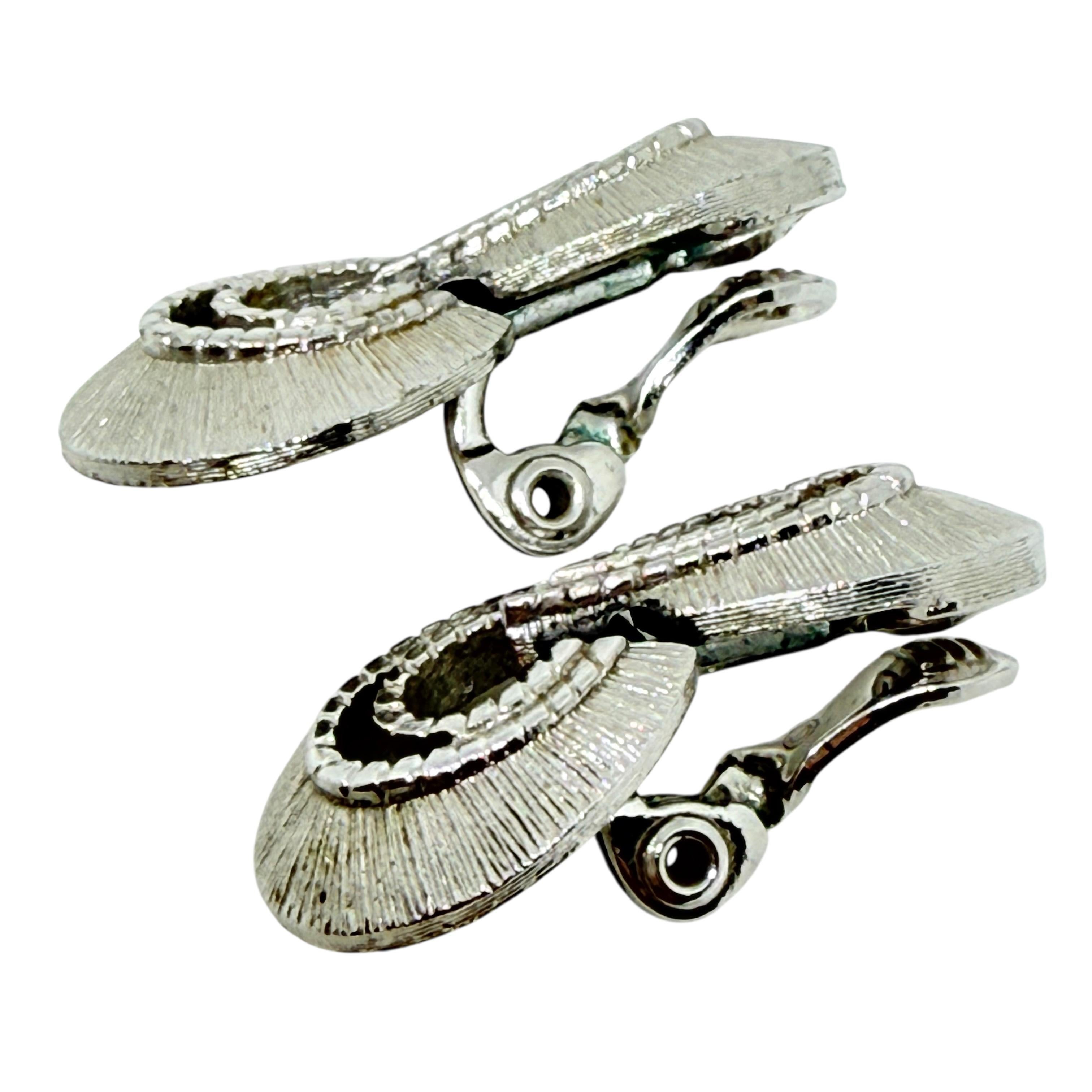 da uomo o donna Orecchini a clip firmati Monet con battente d'argento d'epoca in vendita