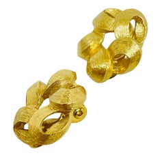 MONET signed vintage textured knot flower designer clip on earrings