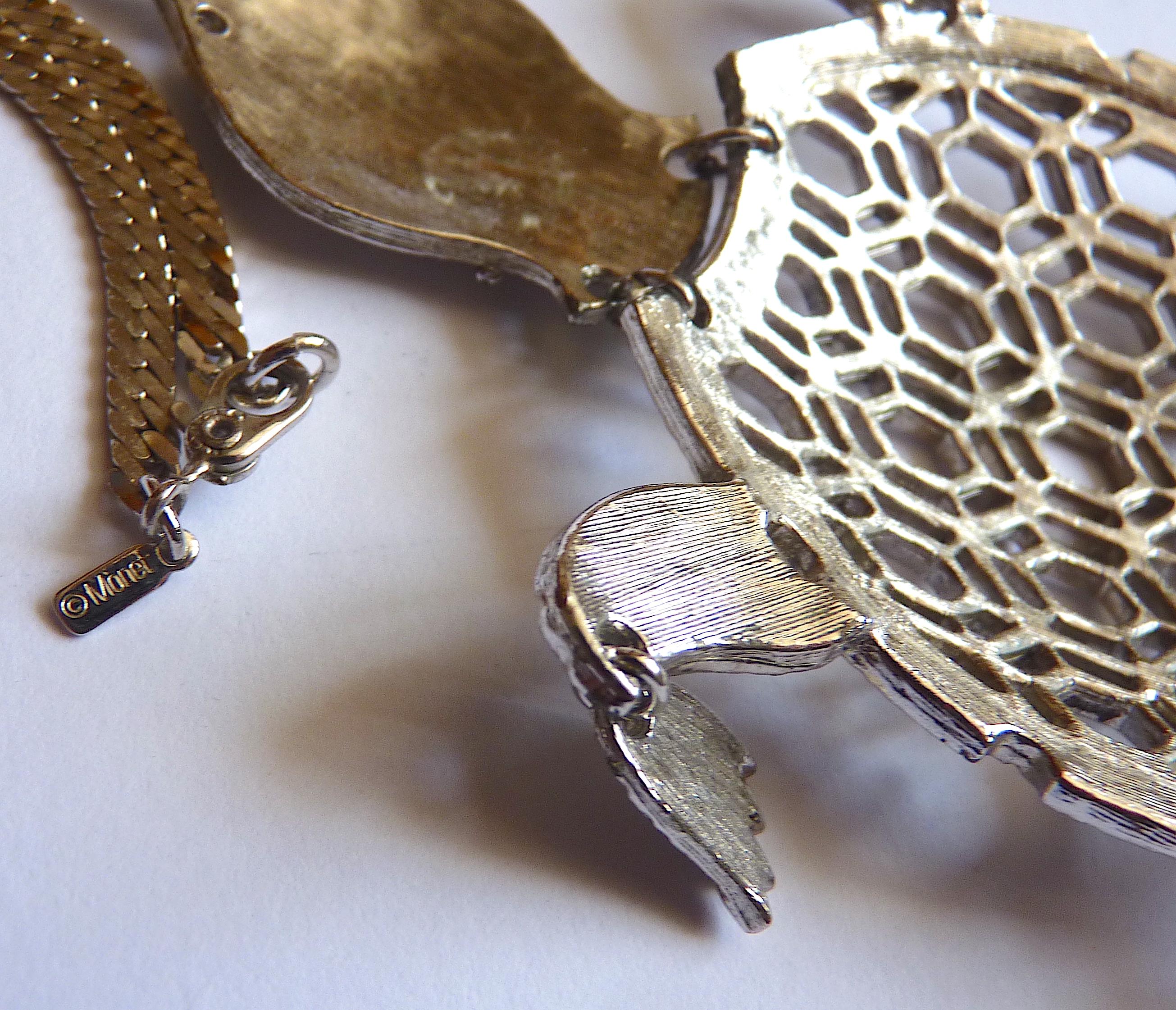 Collana con ciondolo Monet degli anni '90 in vendita 1