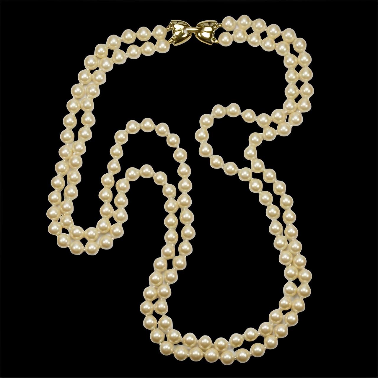 Collier Monet à deux rangs de perles en verre crème avec fermoir plaqué or, circa 1980 en vente 5