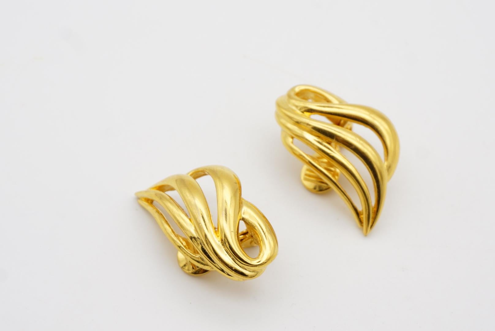 Monet Vintage 1970s Classic Openwork Wing Fire Leaf Elegant Gold Clip Earrings 2