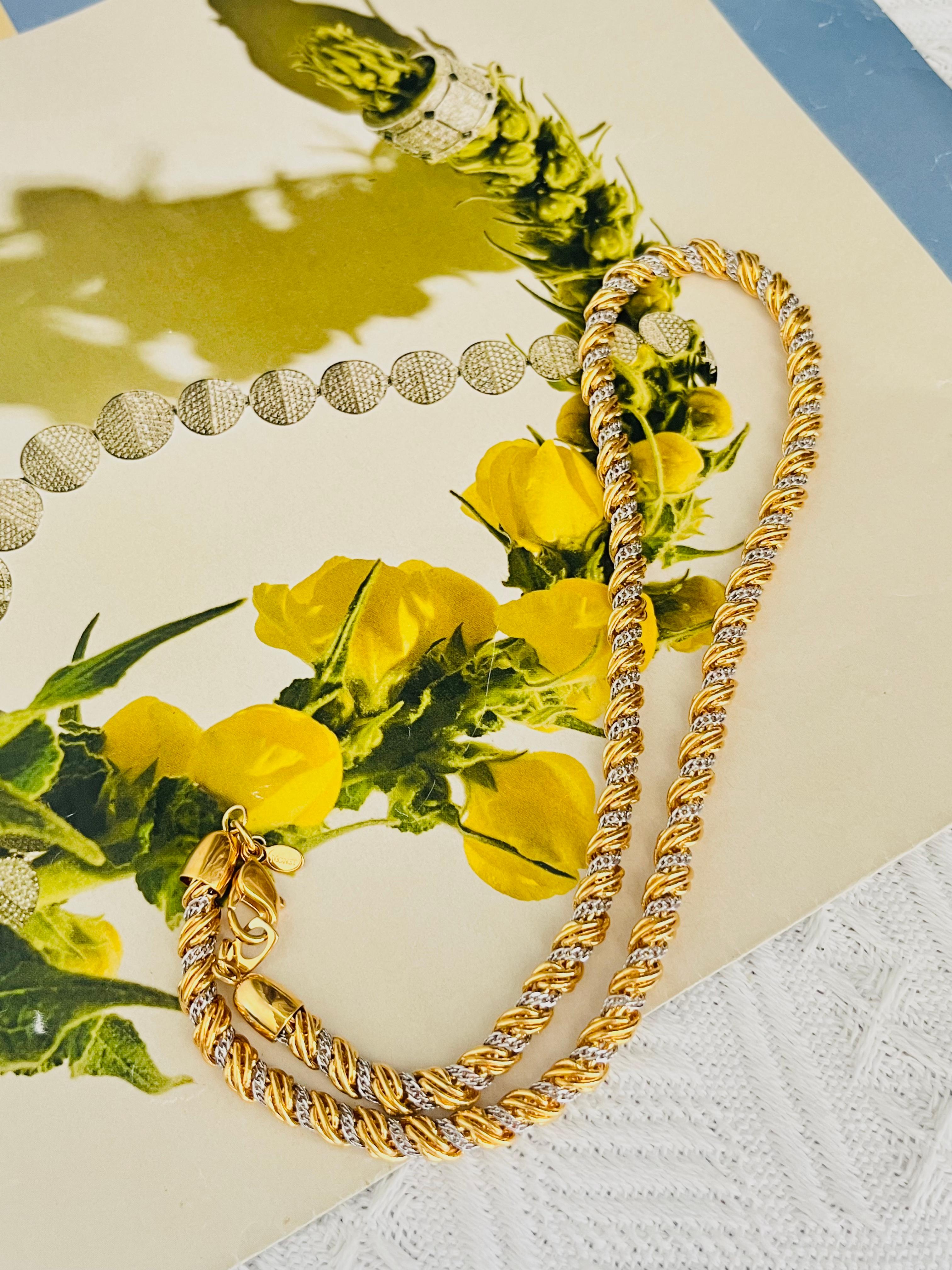 Monet Vintage 1980 Spiral Twist Interlinked Rope Chain Necklace Argento Oro In condizioni ottime in vendita a Wokingham, England