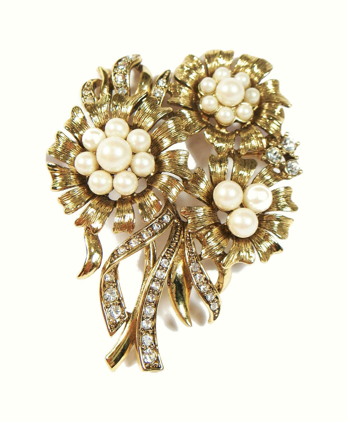 Contemporary MONET - Vintage Flower Brooch with Pearls & Rhinestones - Signed - Circa 1960's For Sale
