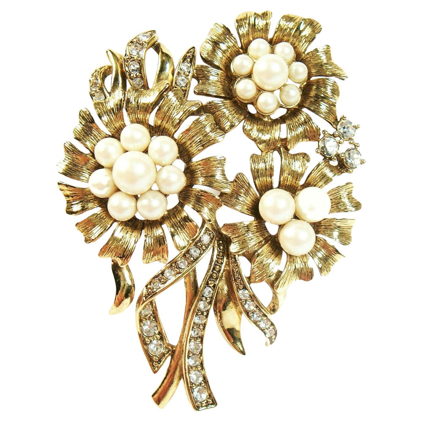 MONET - Vintage Flower Brooch with Pearls & Rhinestones - Signed - Circa 1960's For Sale