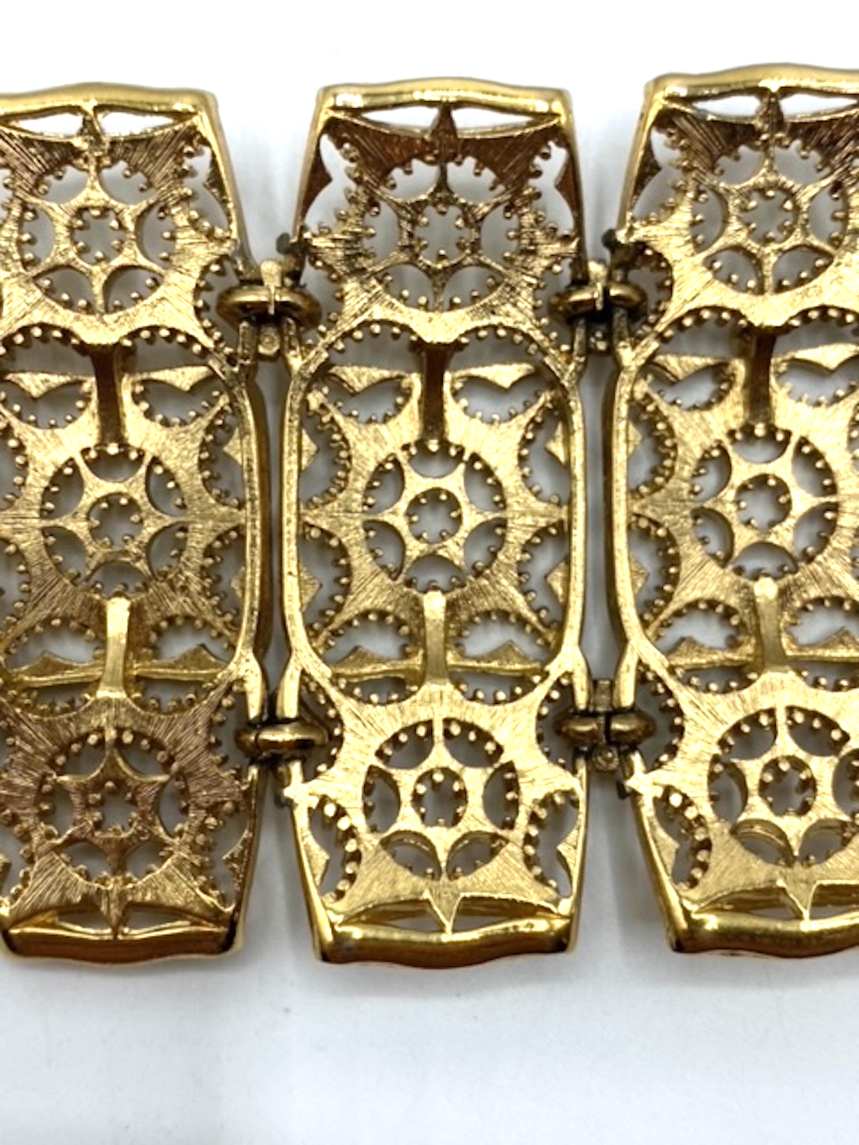 Pulsera de eslabones anchos 