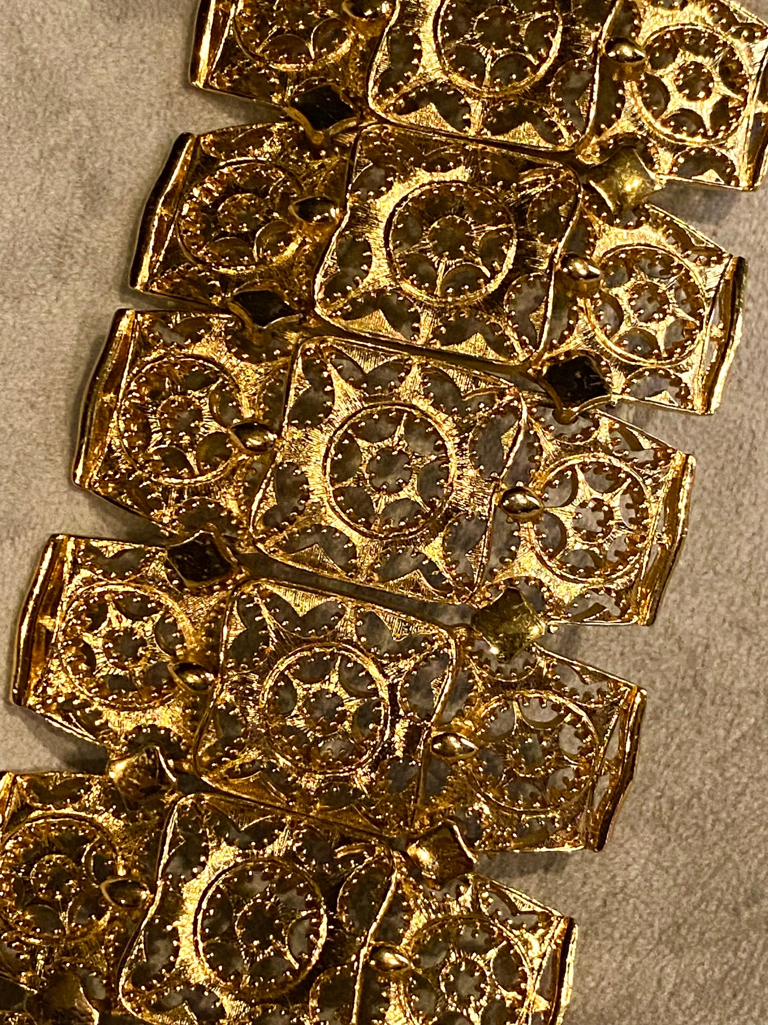 Pulsera de eslabones anchos 