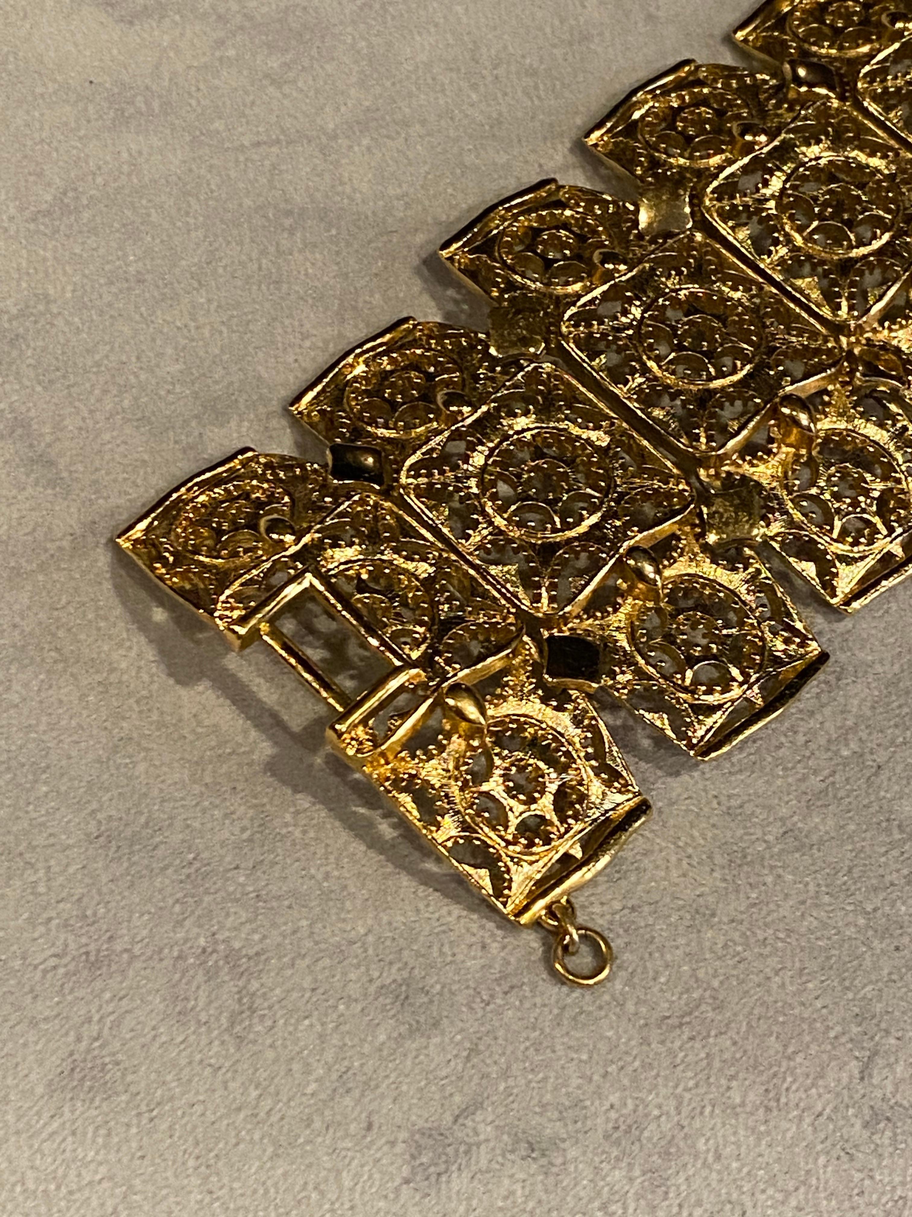 Pulsera de eslabones anchos 