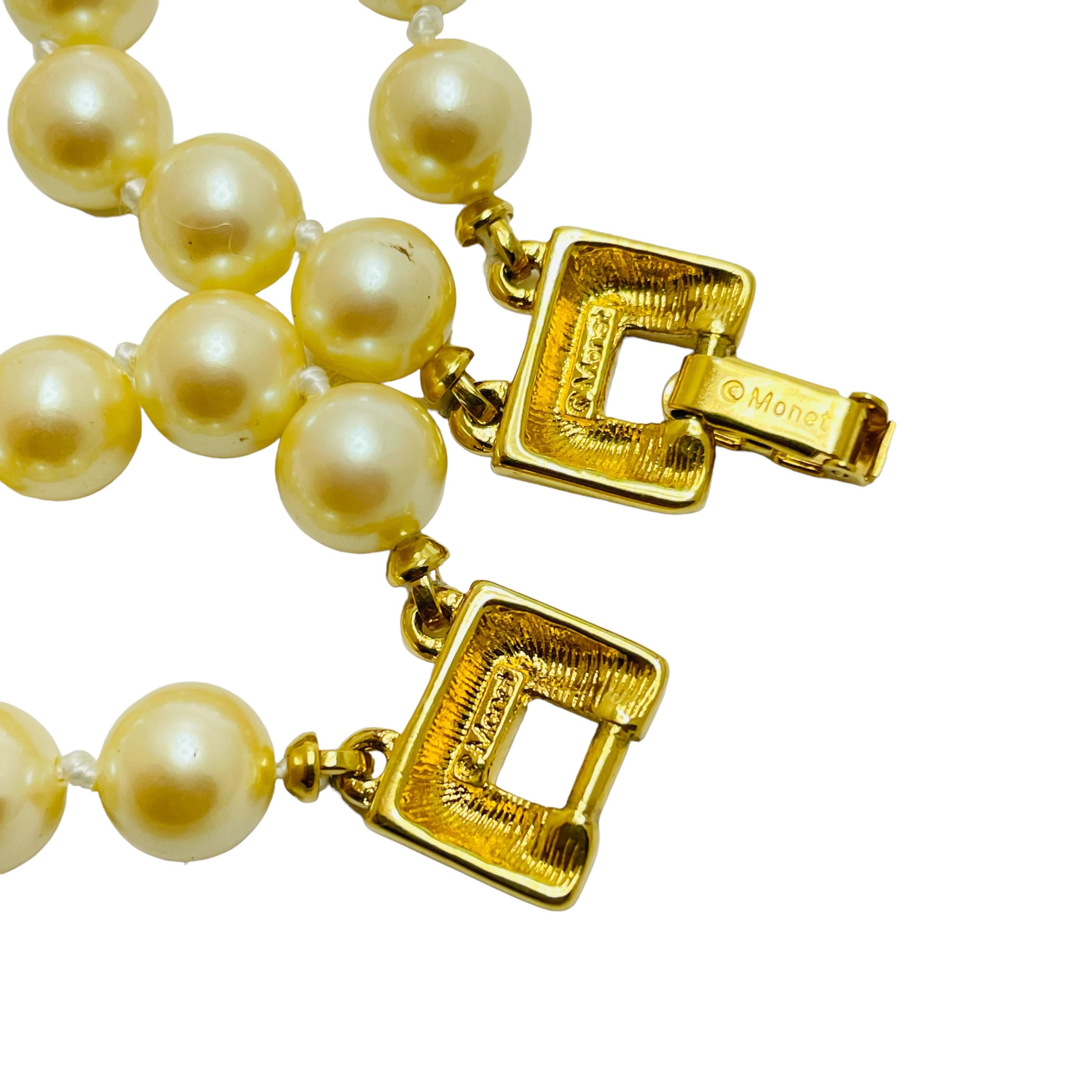 MONET vintage gold faux pearl double row designer bracelet In Good Condition In Palos Hills, IL