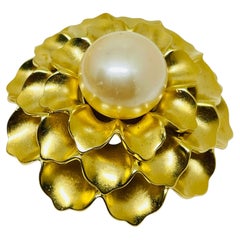 broche de diseño MONET vintage tono oro enorme flor perla de imitación