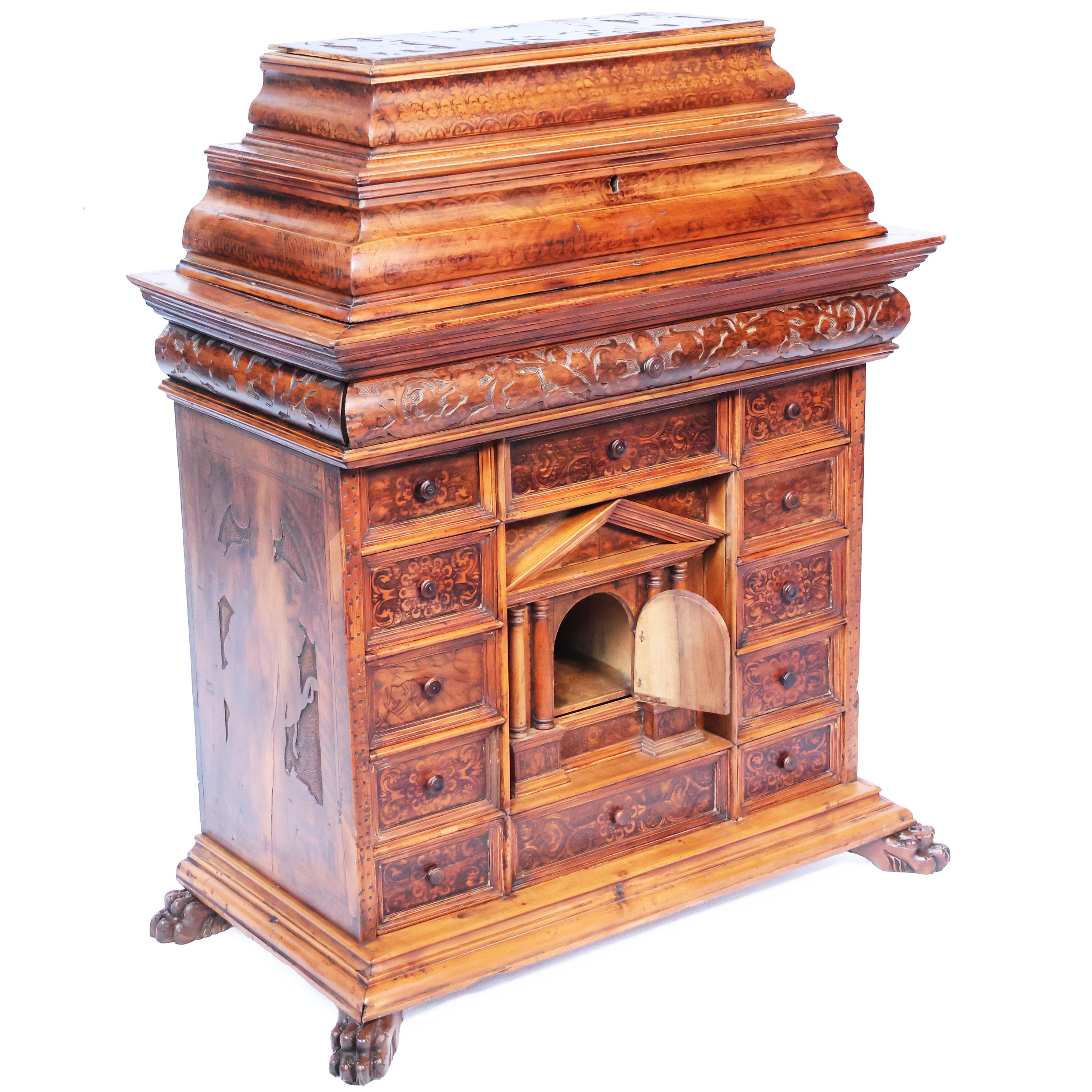 Monetiere in legno, Nord Italia, fine XVIII secolo inizi XIX secolo In condizioni buone in vendita a Brescia, IT