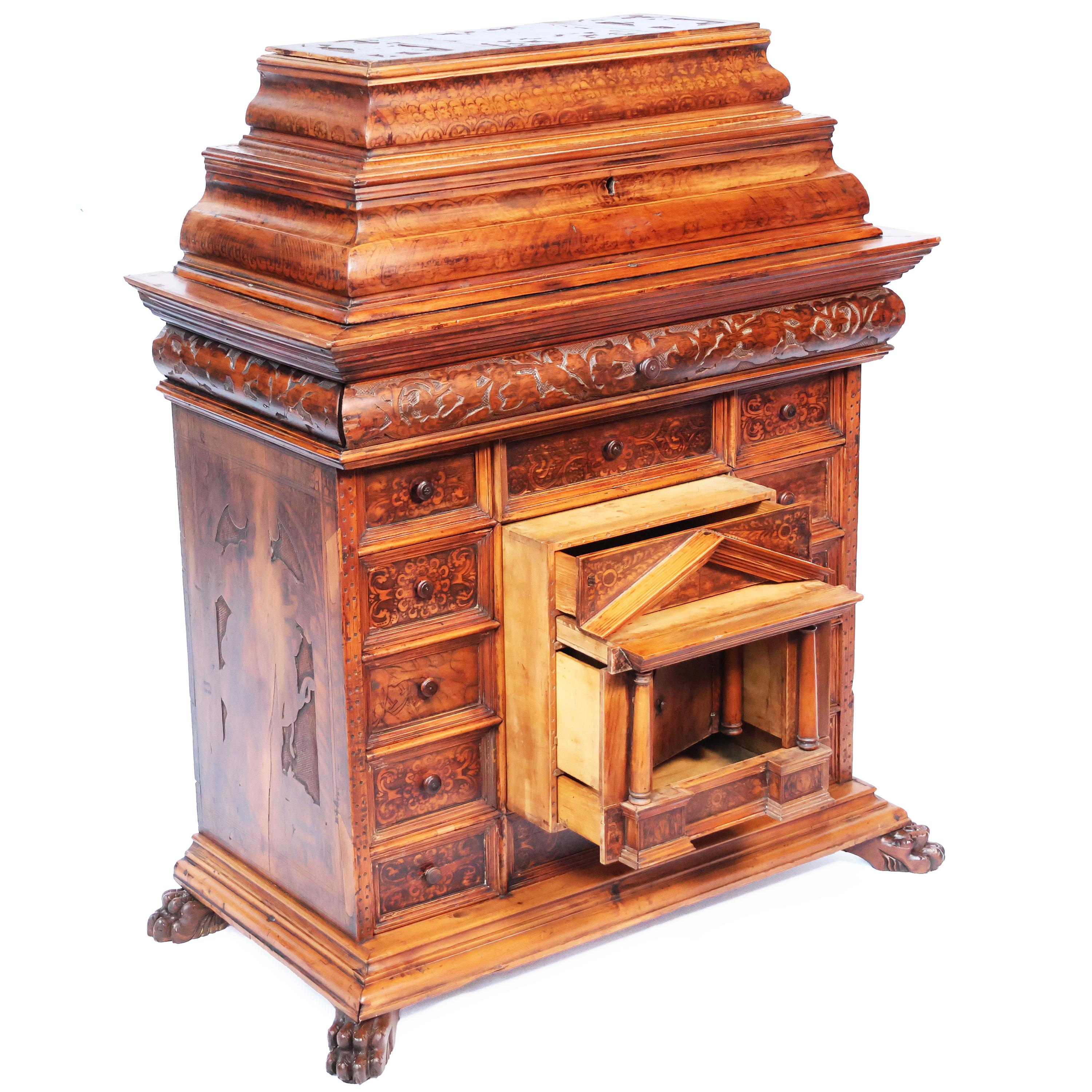 19th Century Monetiere in legno, Nord Italia, fine XVIII secolo inizi XIX secolo in vendita