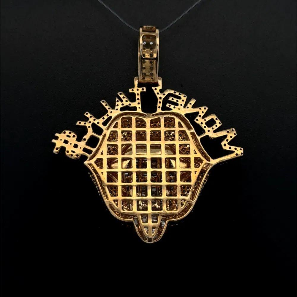 Money Talk$ Baguette and RBC Diamond 2-Tone Gold Pendant In Excellent Condition For Sale In Montreal, QC