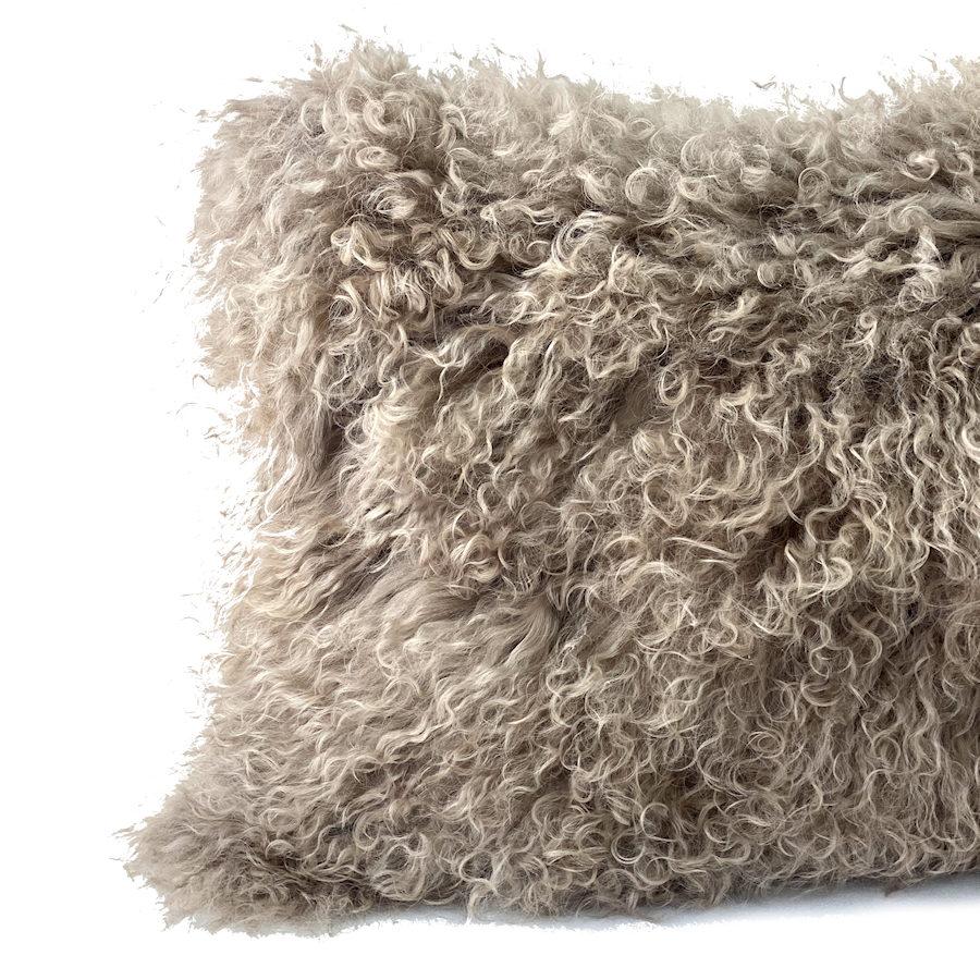 Australien Coussin lombaire en fourrure de Mongolie, noyer brun en vente