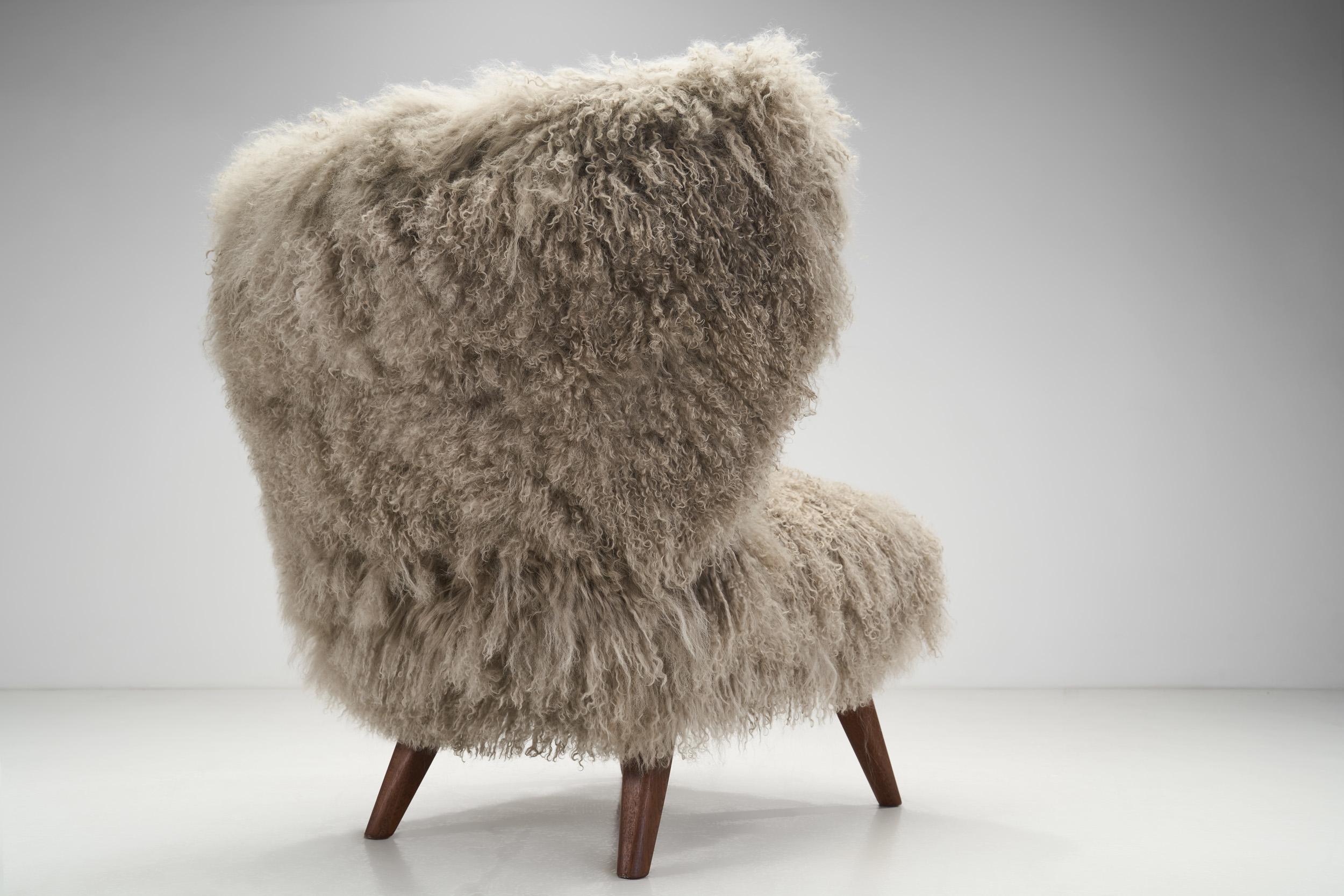 Mongolian Shearling Easy Chair with Tapered Wood Legs, Europe ca 1950s In Good Condition For Sale In Utrecht, NL