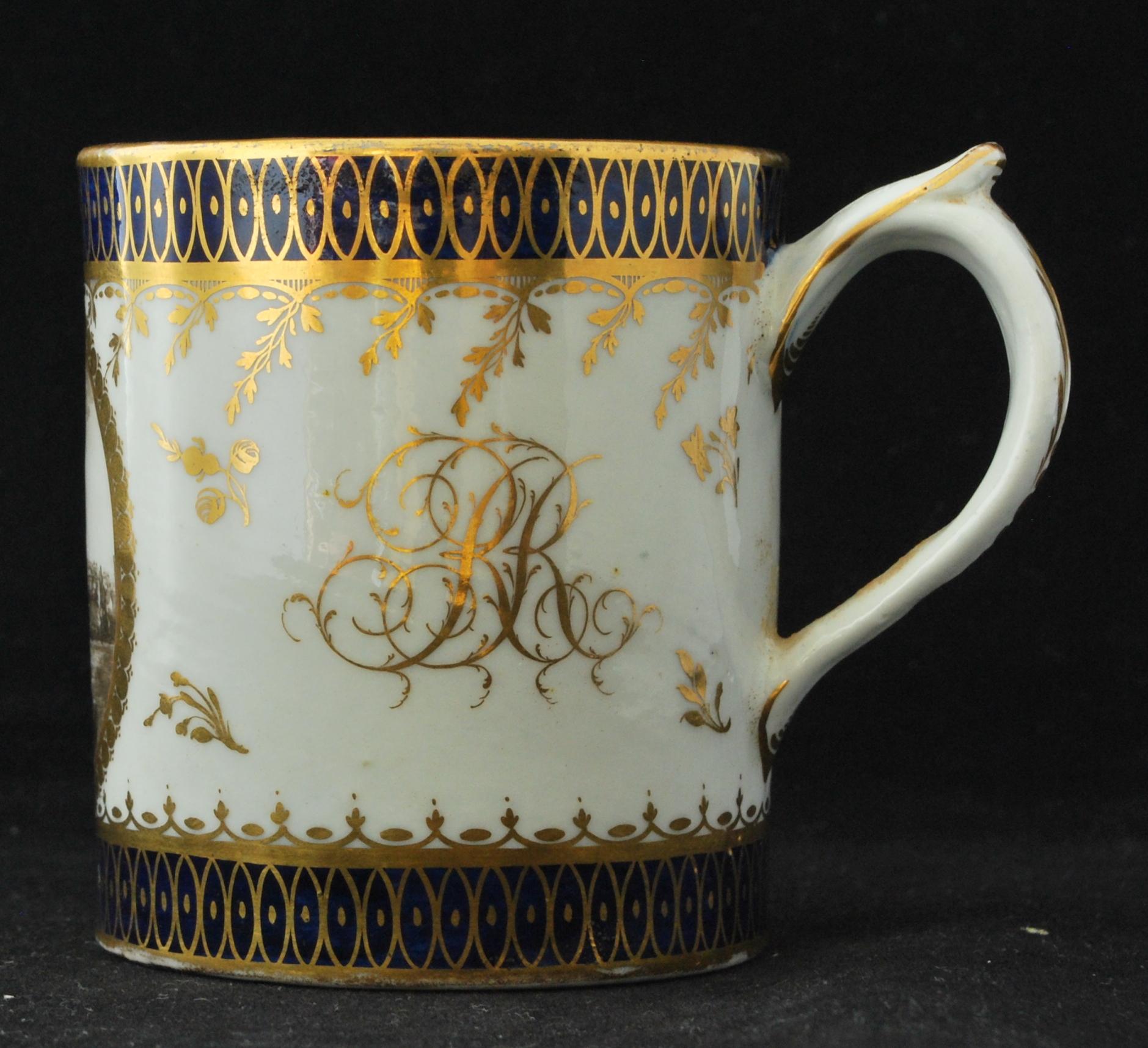Mongrammierte RR-Kaffeekanne mit Landschaftsmotiv:: Chamberlain Worcester:: um 1810 (Englisch) im Angebot