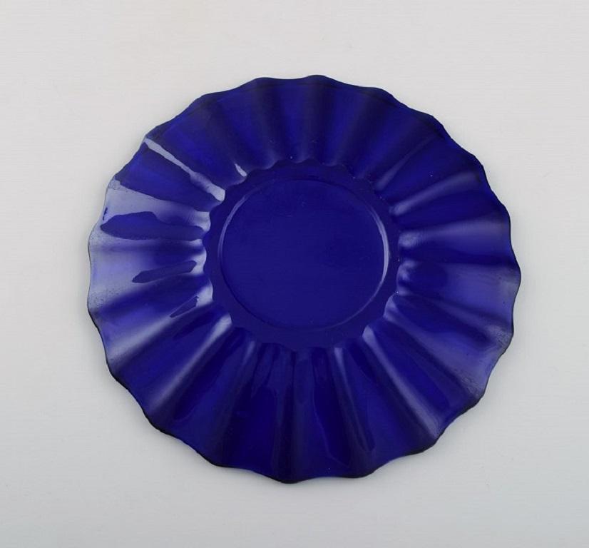 Monica Bratt pour Reijmyre, 10 assiettes en verre d'art soufflé à la bouche bleu en vente 1