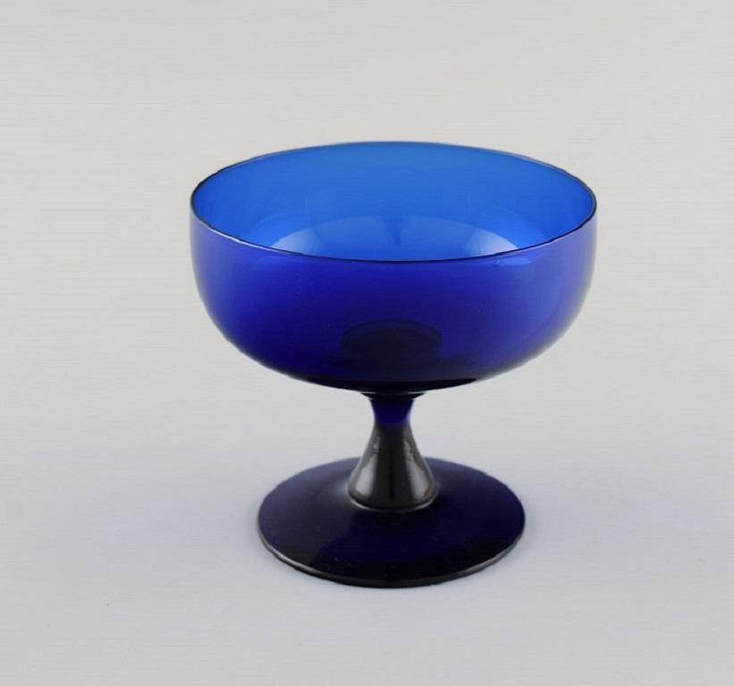 Monica Bratt para Reijmyre, 9 Copas de vidrio soplado azul Sueco en venta
