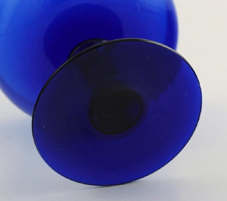 Monica Bratt para Reijmyre, 9 Copas de vidrio soplado azul siglo XX en venta