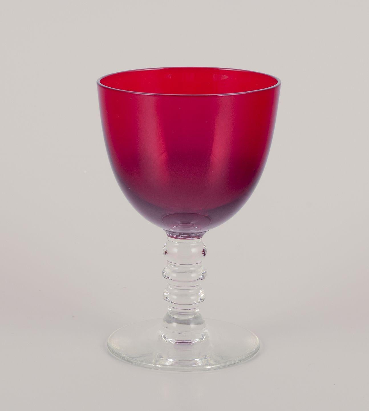 Scandinave moderne Monica Bratt pour Reijmyre, Suède. Ensemble de six verres à vin 