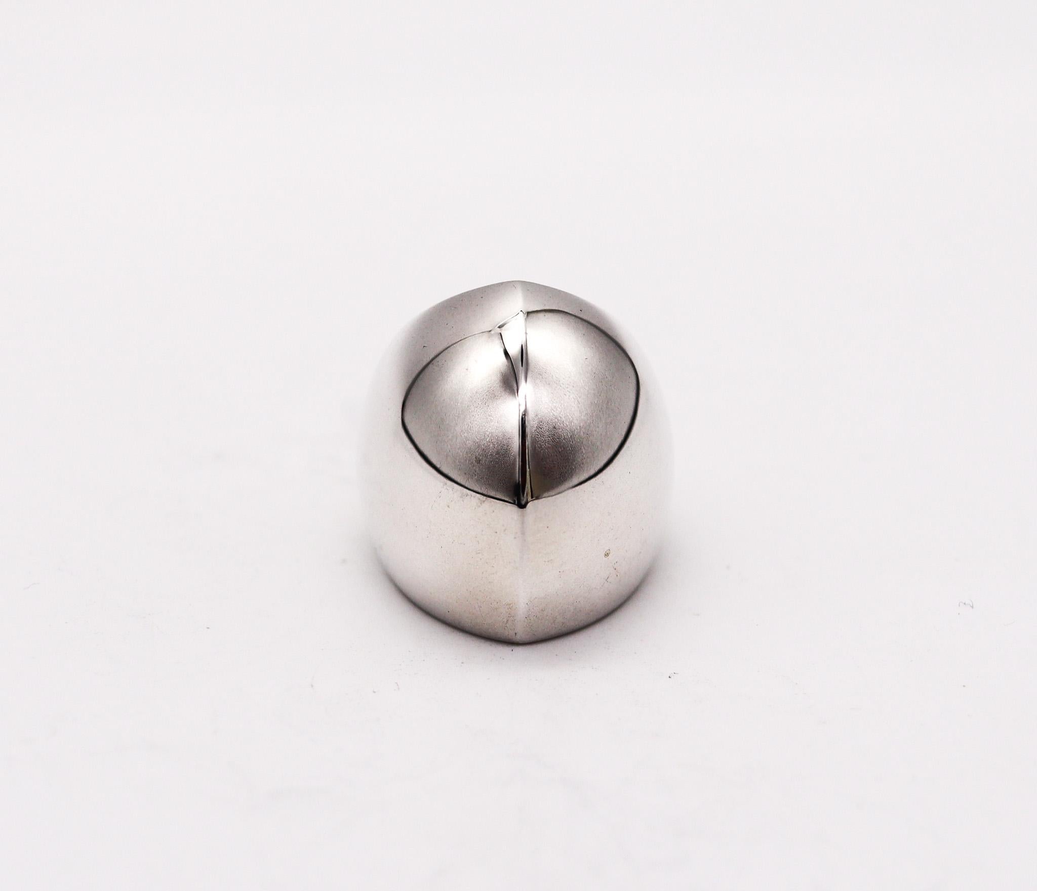 Geometric domed ring designed by Monica Coscioni. 

Beautiful and sleek contemporary cocktail ring, created in the city of Orvieto Italy at the jewelry atelier of the designer Monica Coscioni. This modern geometric domed piece has been crafted in