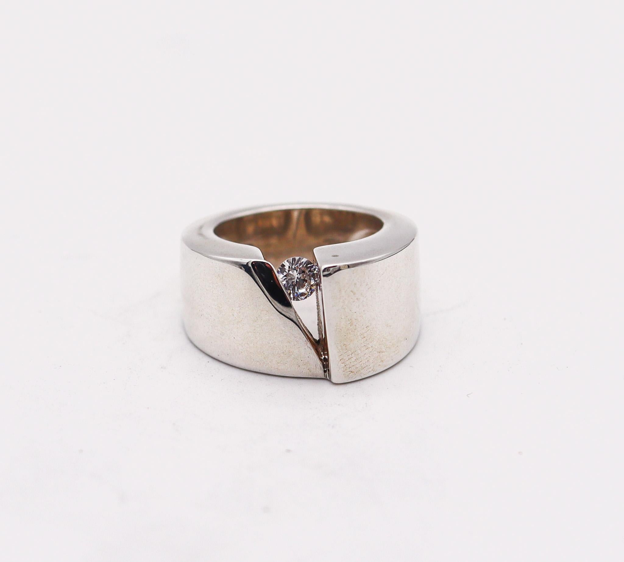 Sculptural ring designed by Monica Coscioni. 

Beautiful contemporary cocktail ring, created in the city of Orvieto Italy at the jewelry atelier of the designer Monica Coscioni. This modern geometric piece has been crafted in solid .925/.999