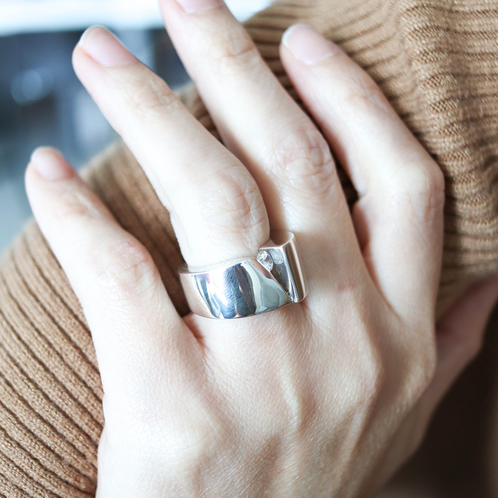 Women's Monica Coscioni Modernist Sculptural Ring In Sterling Silver With White Topaz For Sale