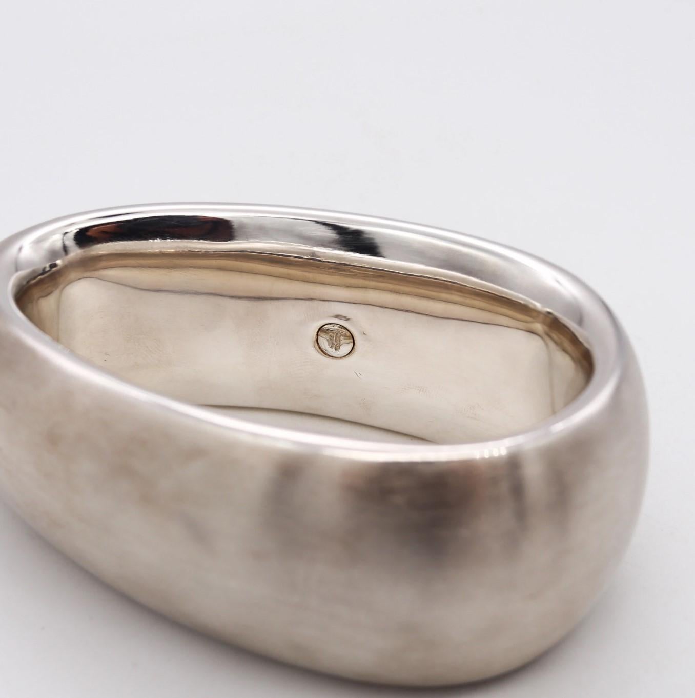 Contemporary Monica Coscioni Roma Ovoid Sculptural Bangle Bracelet Solid .925 Sterling Silver For Sale