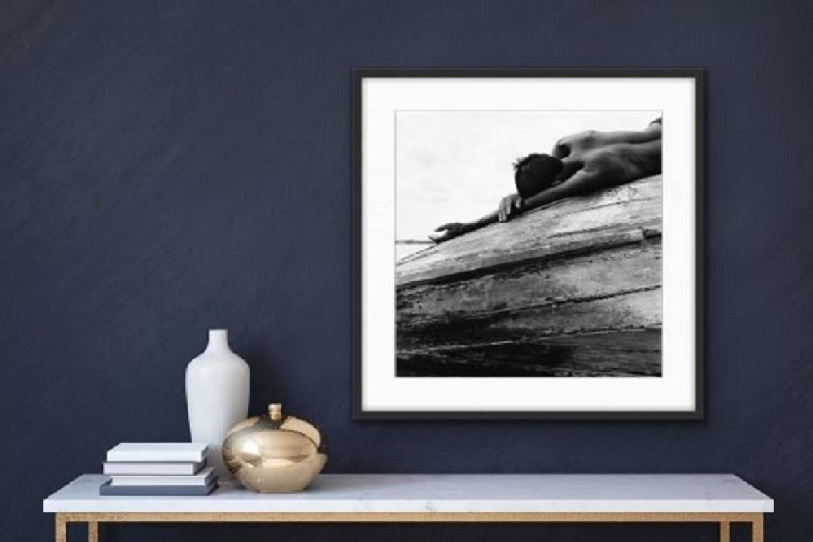 Curve di Monica Denevan -  Fotografia, stampa alla gelatina d'argento con cornice in legno in vendita 1