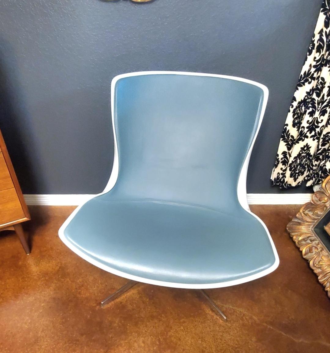 Monica Förster for Bernhardt Blue Leather and White Enamel Swivel Vika Chair For Sale 4