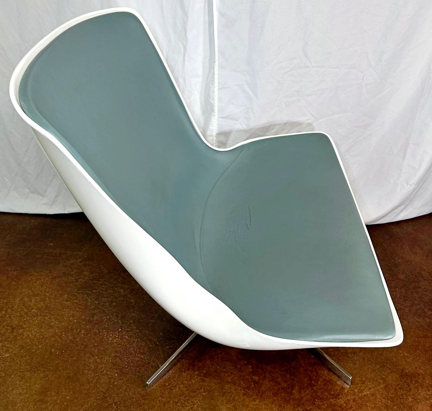 Monica Förster for Bernhardt Blue Leather and White Enamel Swivel Vika Chair For Sale 7