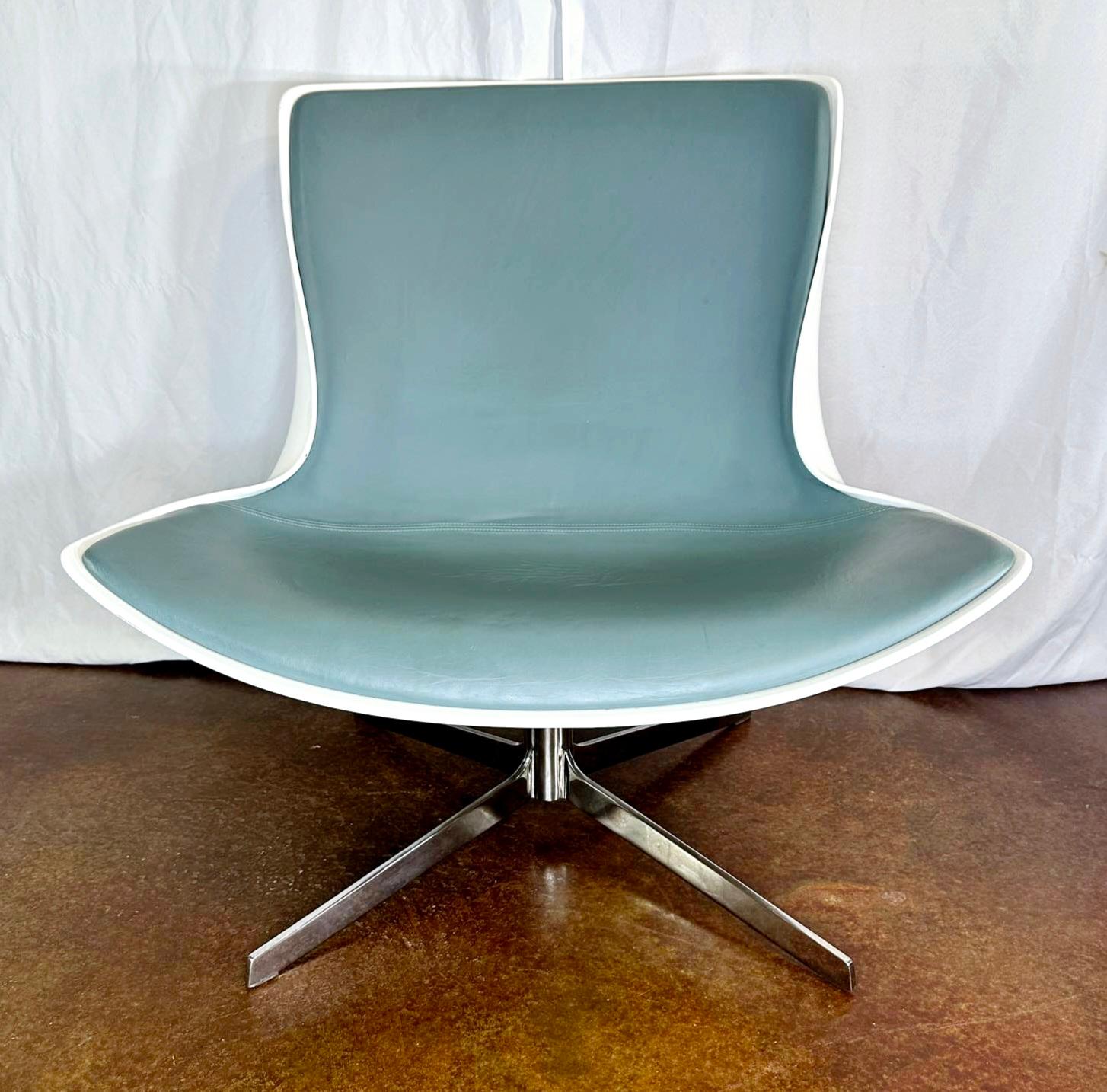 Monica Förster for Bernhardt Blue Leather and White Enamel Swivel Vika Chair For Sale 14