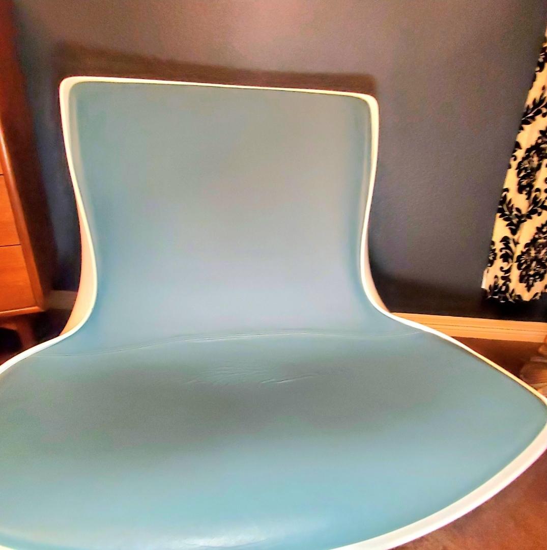 Contemporary Monica Förster for Bernhardt Blue Leather and White Enamel Swivel Vika Chair For Sale