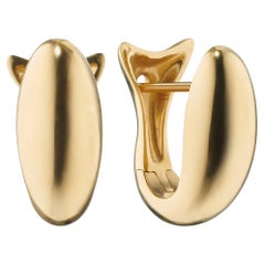 Große Huggie-Ohrringe von Monica Rich Kosann aus 18 Karat Gold mit Perseverance-Fisch