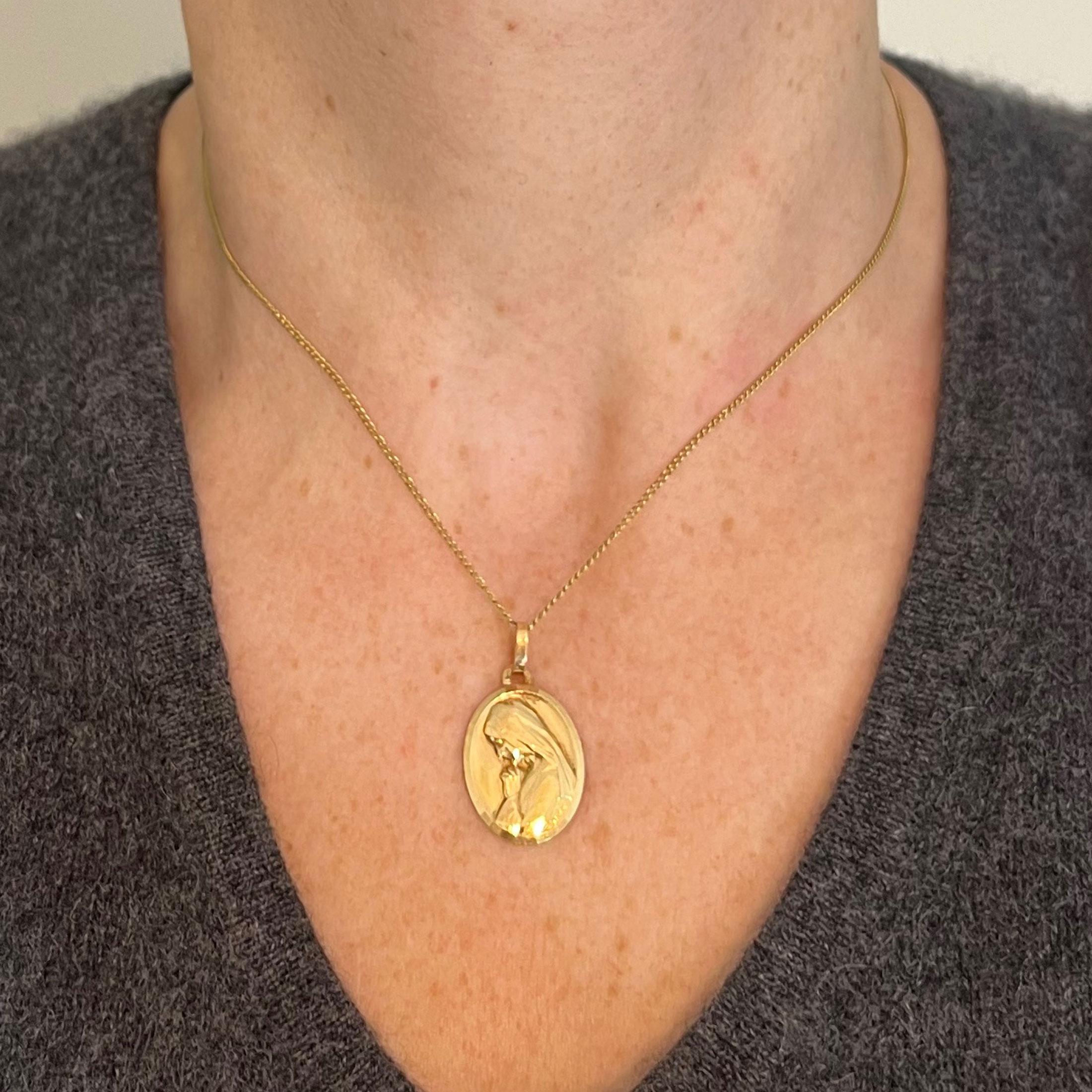Women's or Men's Monier Perriat French Virgin Mary Oval 18K Yellow Gold Pendant Medal For Sale