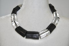 Monies Gargantilla acrílica y Kamagong