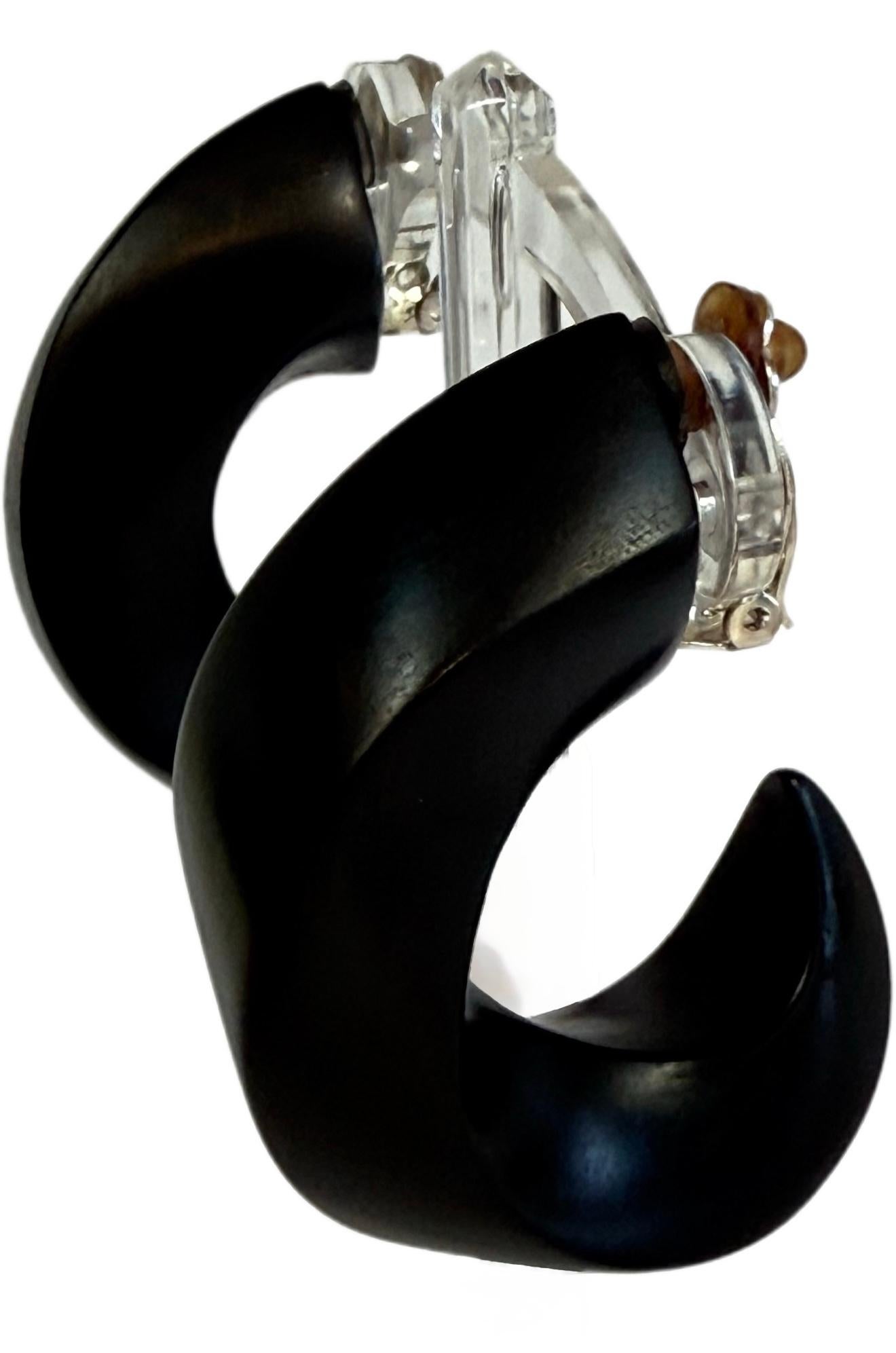 Monies Black Wood Clip-On Earrings 1980s Danish Sculptural 80s Statement Jewelry For Sale 7