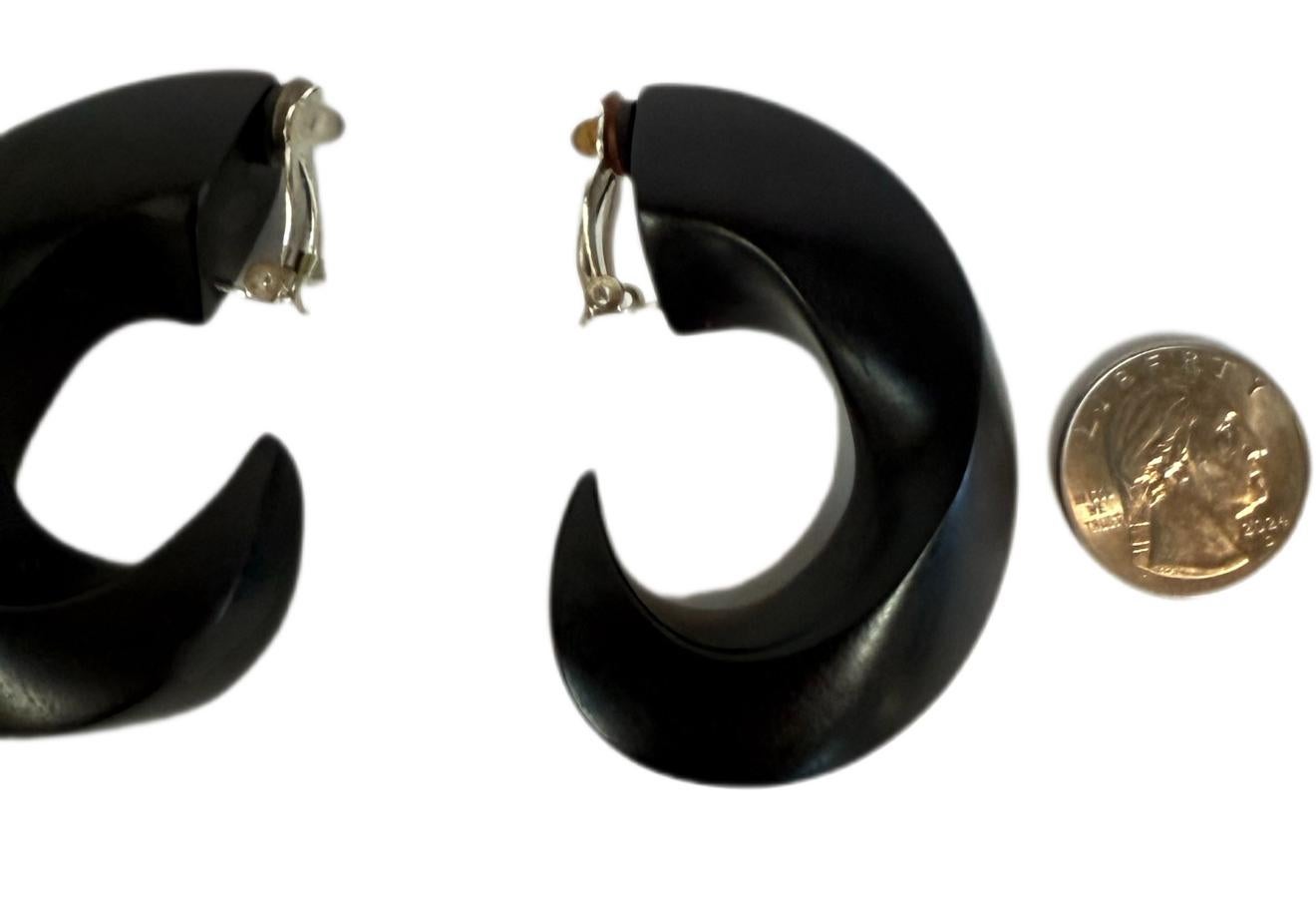 Monies Black Wood Clip-On Earrings 1980s Danish Sculptural 80s Statement Jewelry In Excellent Condition For Sale In San Diego, CA