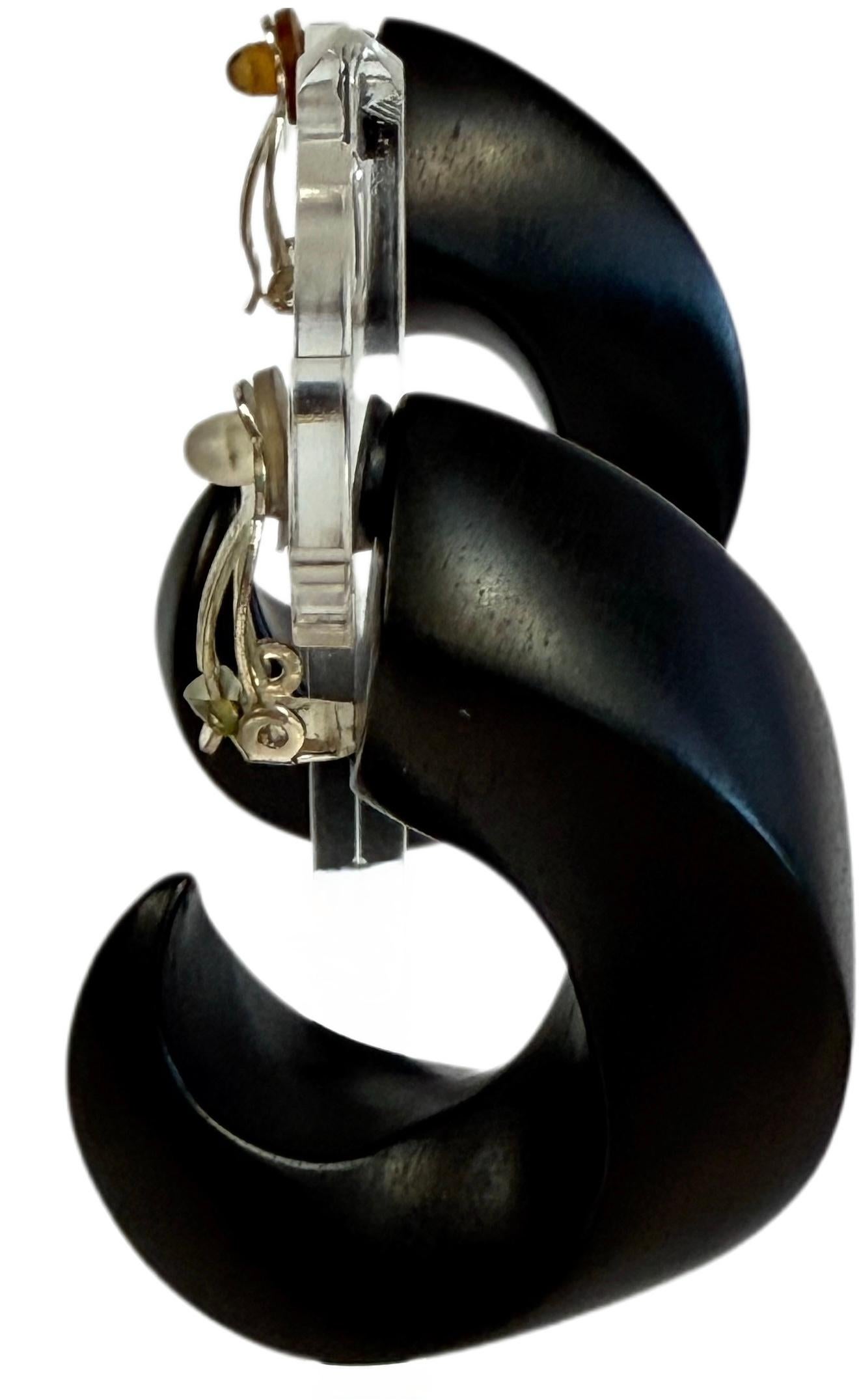 Monies Black Wood Clip-On Earrings 1980s Danish Sculptural 80s Statement Jewelry For Sale 4