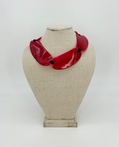 Monies Collar gargantilla de cuero negro con cuentas de resina natural rojo cereza